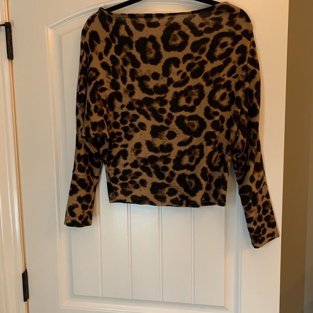 Off shoulder leopard 3/4 sleeve sweater
